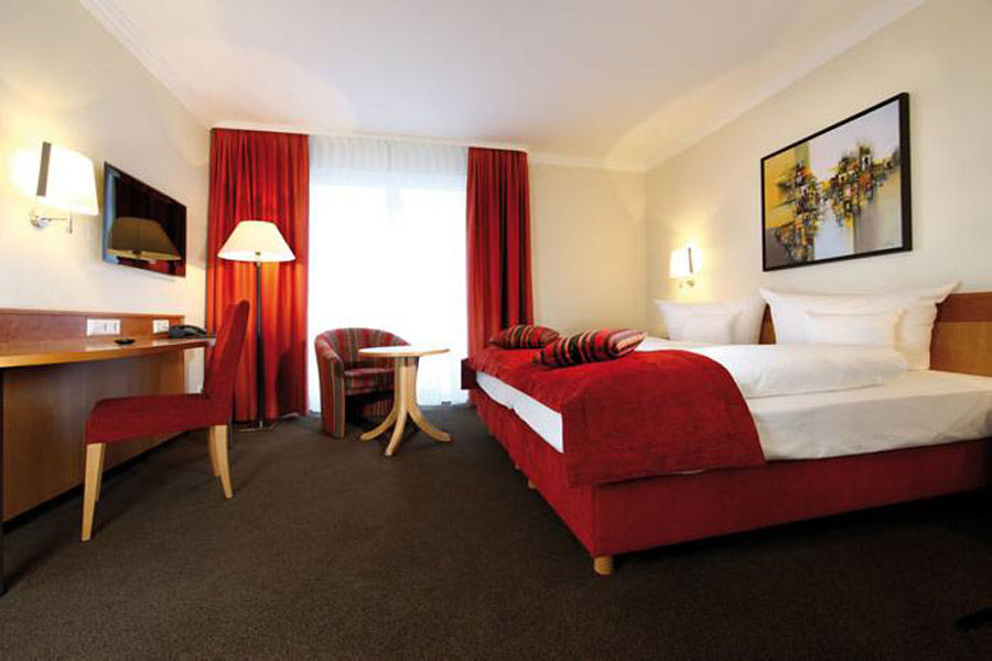 Hotel Adelante Boutique 4*